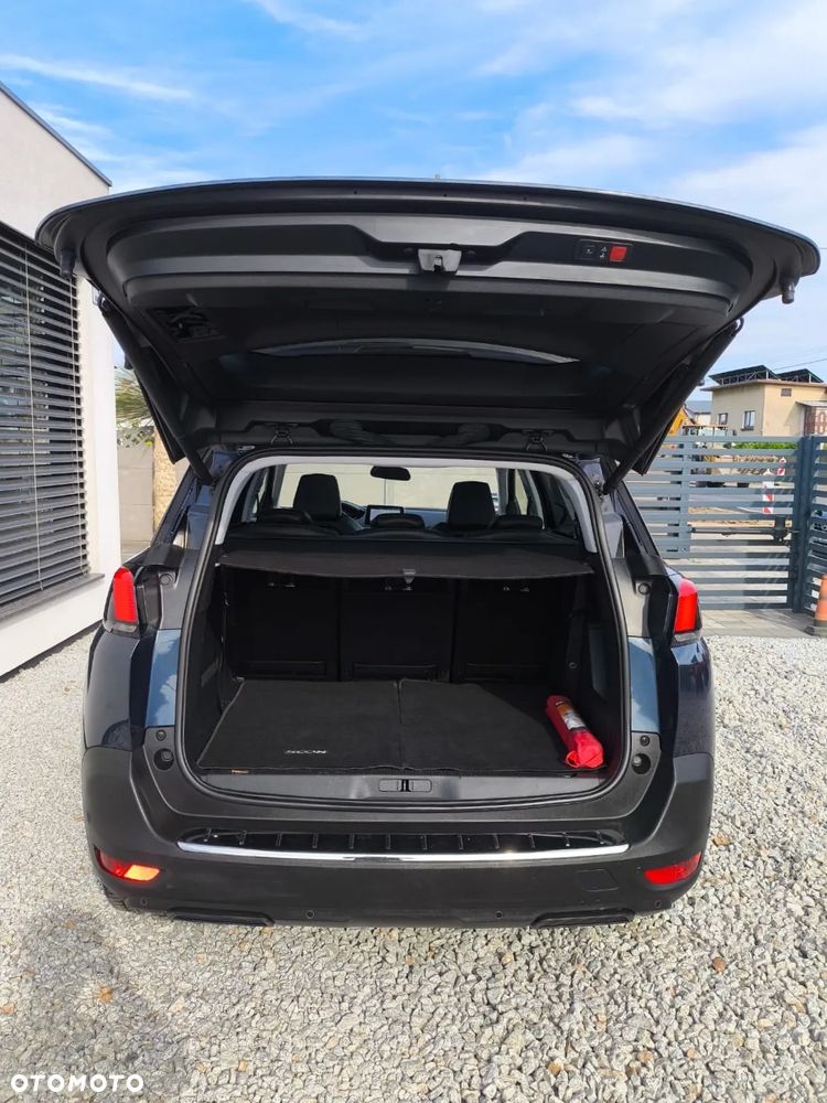 Peugeot 5008 - 5