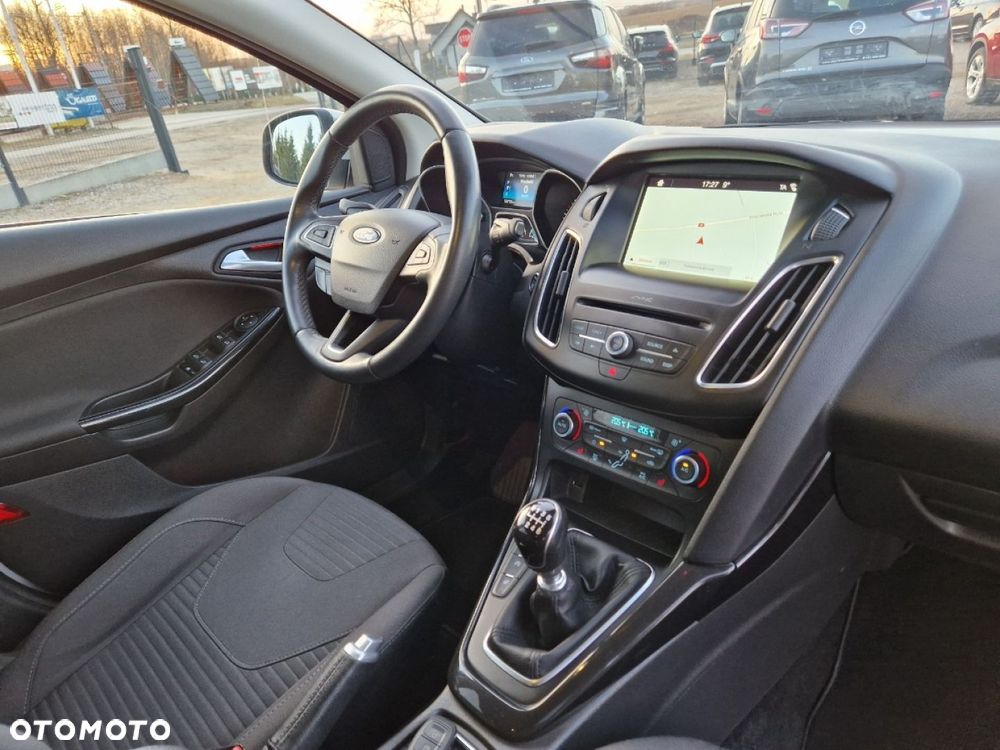 Ford Focus 1.0 EcoBoost Titanium - 26