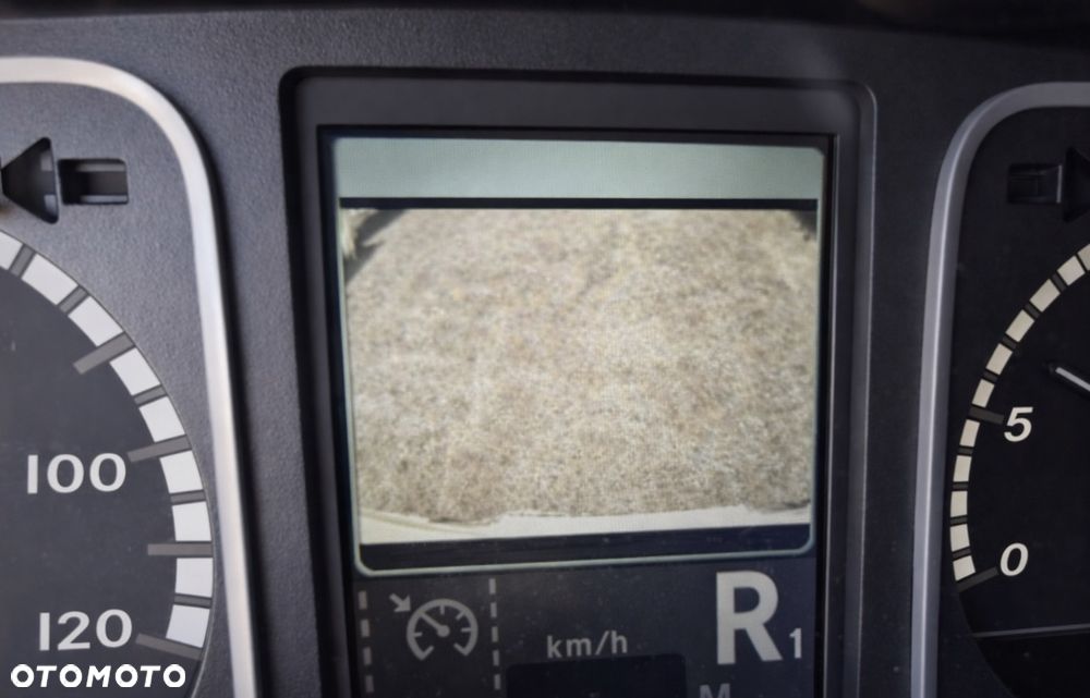 Mercedes-Benz ATEGO 818 / DMC 7.499kg / Euro 6 / Automat / Sypialka / Webasto / Klima / Izoterma + Winda - 10