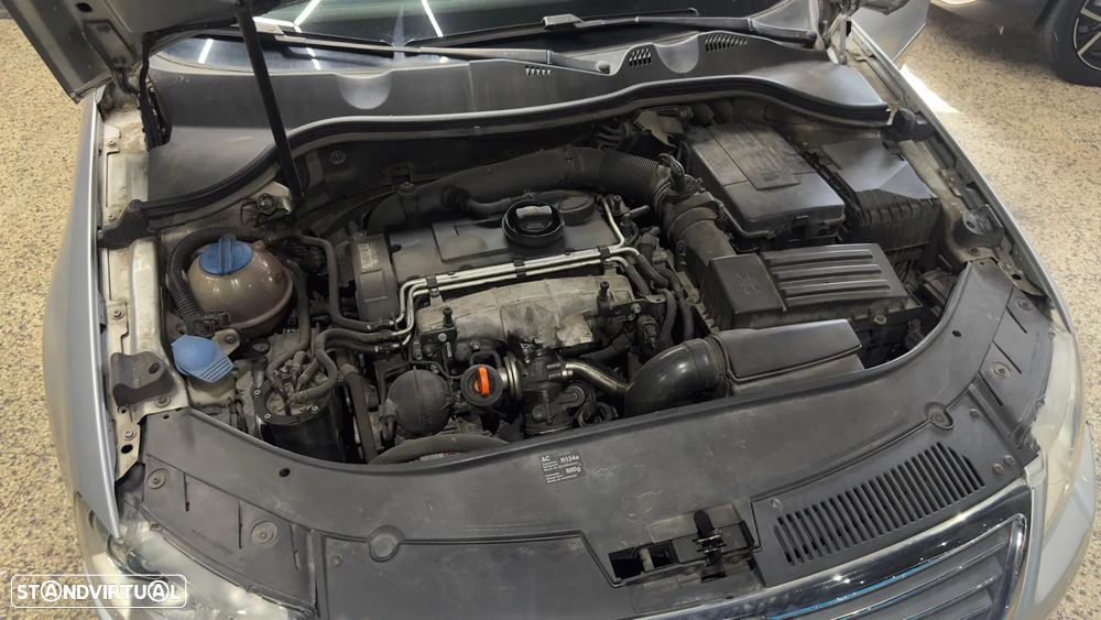 VW Passat Variant 2.0 TDI Highline - 26