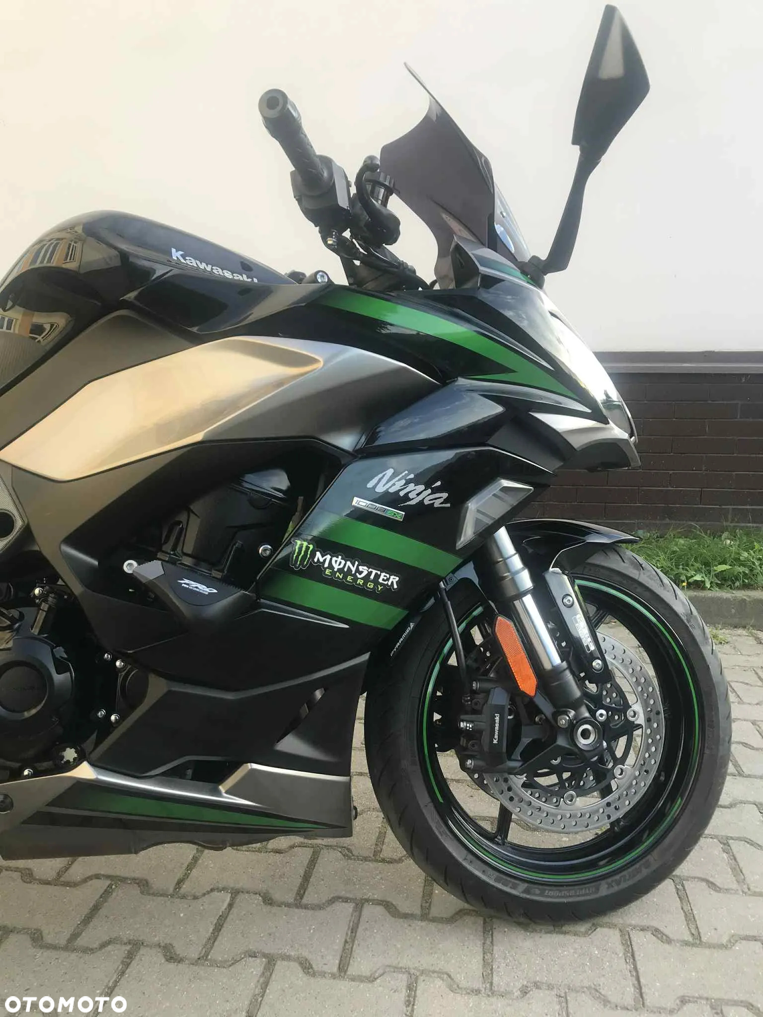 Kawasaki Ninja 1000 SX - 10