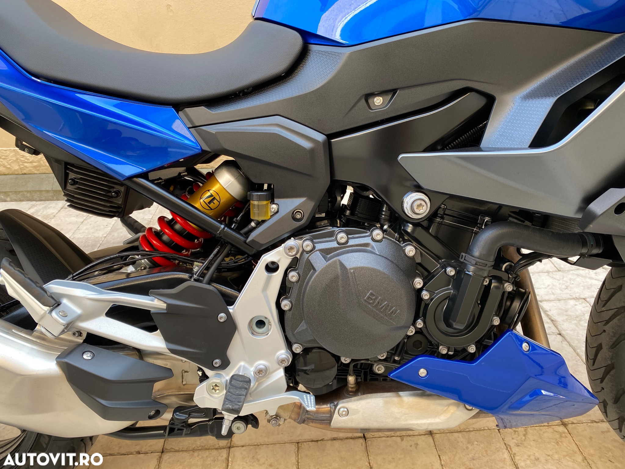 BMW F900XR - 3