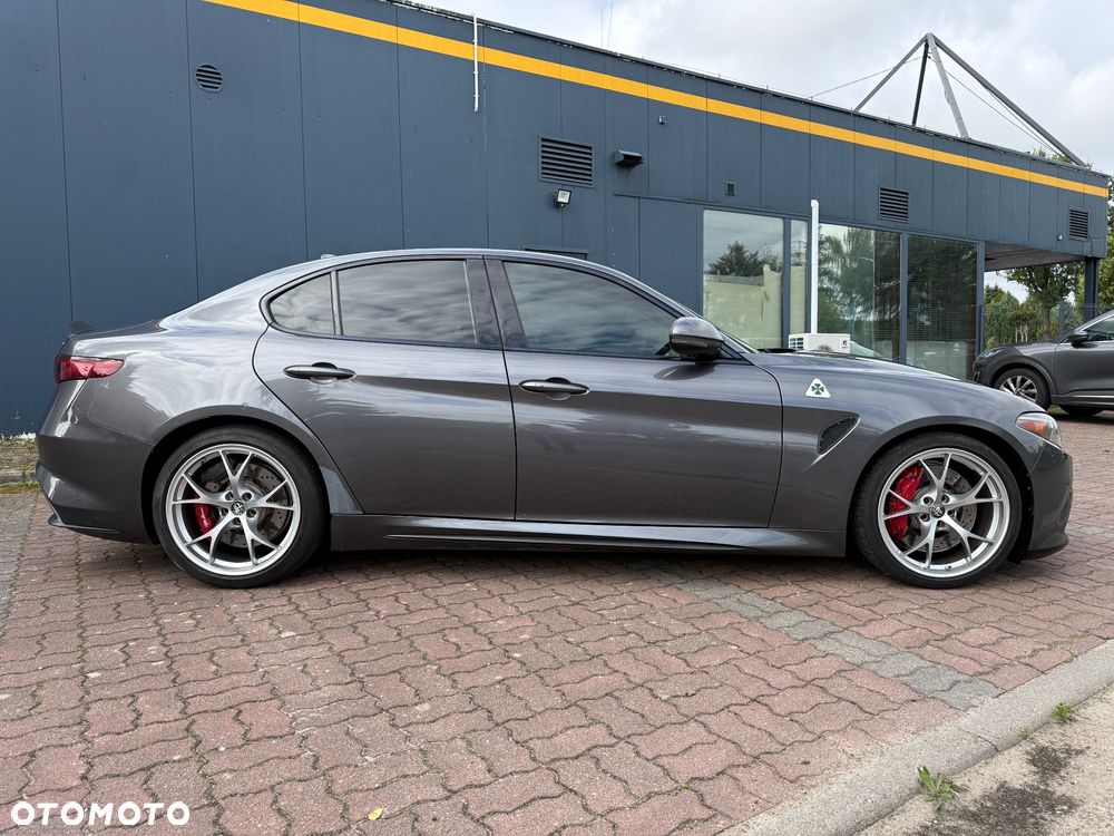 Alfa Romeo Giulia 2.9 Bi Turbo V6 Quadrifoglio - 11