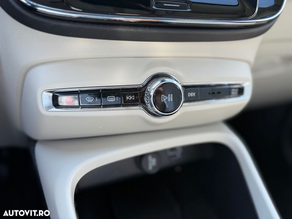 Volvo XC 40 T4 Recharge DKG Plus Bright - 9