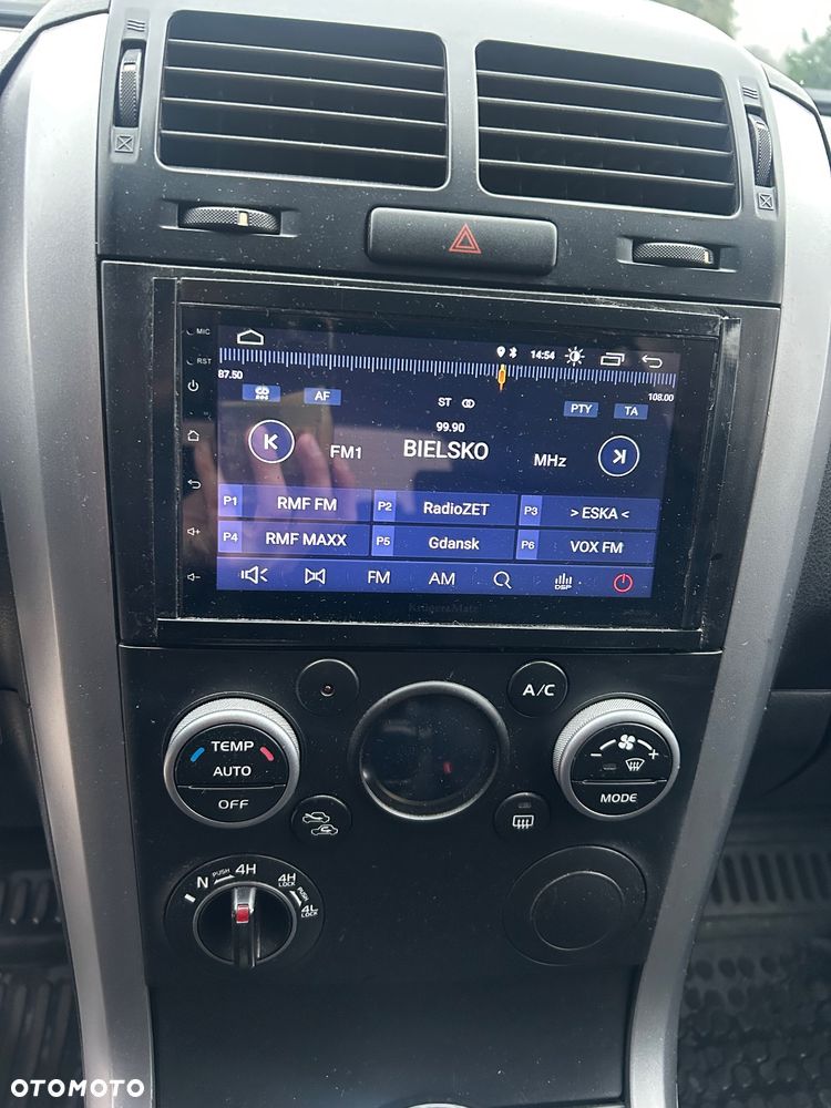 Suzuki Grand Vitara 2.0 - 12