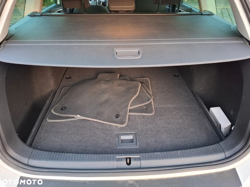 Volkswagen Golf 1.6 TDI BlueMotion Technology Lounge - 9
