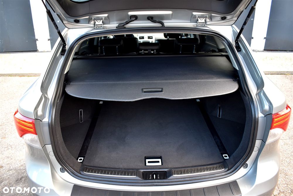 Toyota Avensis 1.8 Business Edition - 17