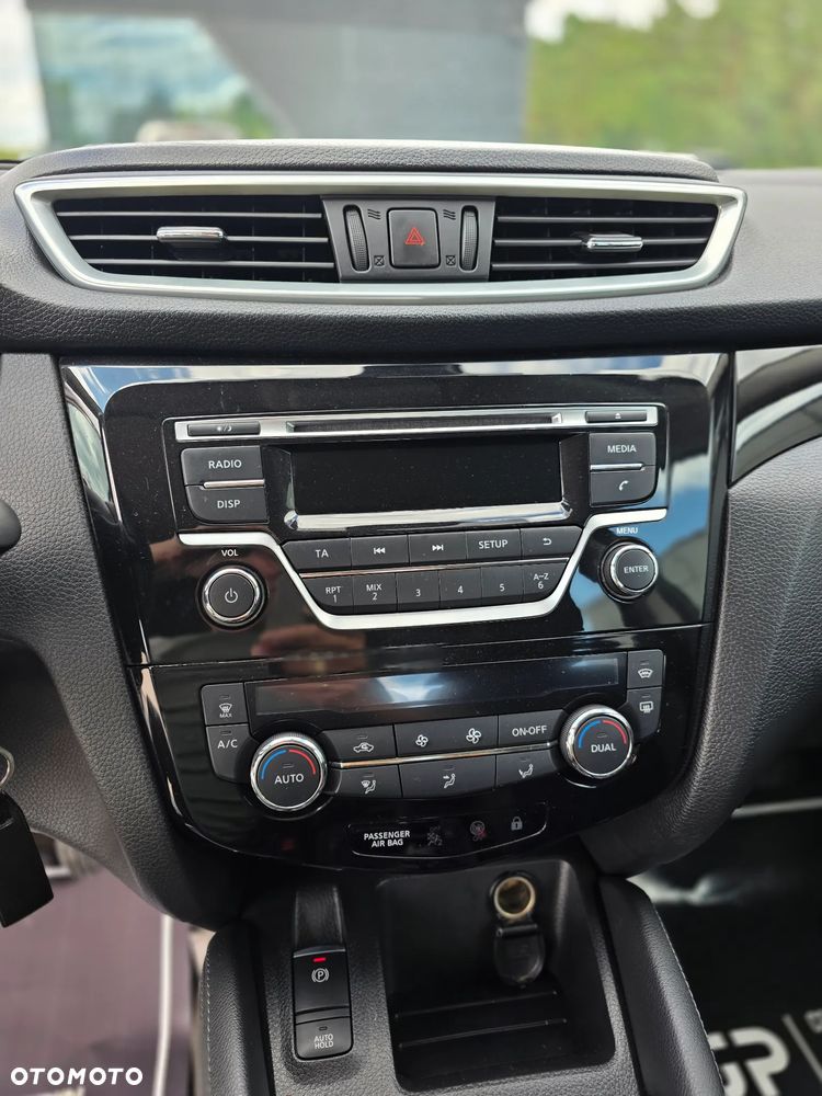 Nissan Qashqai 1.2 DIG-T Tekna EU6 - 17