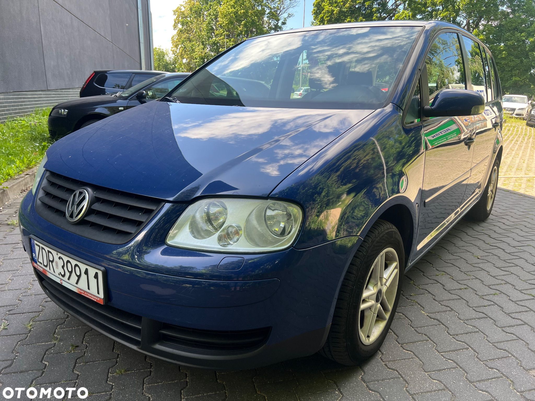 Volkswagen Touran 1.9 TDI Conceptline - 1