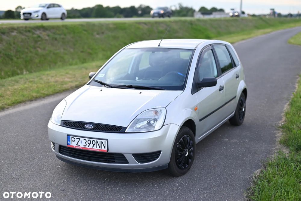 Ford Fiesta 1.3 Ambiente - 11