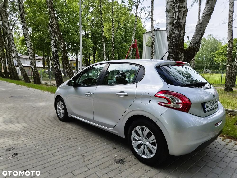Peugeot 208 - 3