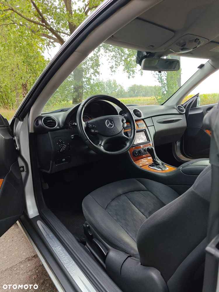 Mercedes-Benz CLK - 12