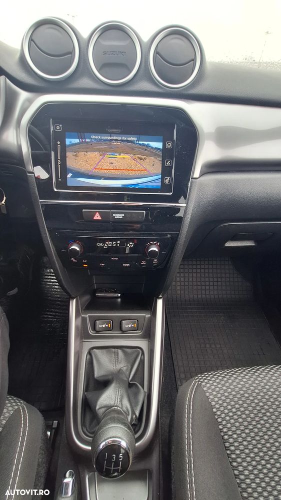 Suzuki Vitara 1.0 Passion - 9