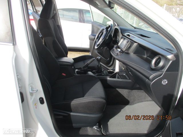 Toyota RAV4 2.0 D-4D 4x2 S&S Edition - 9