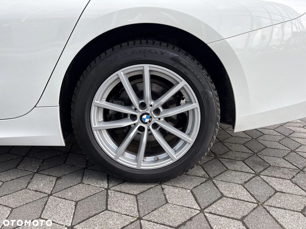 BMW Seria 3 318i - 20