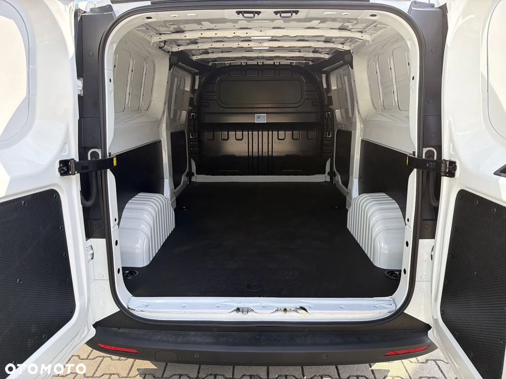 Maxus Deliver 7 L2H1 - 18