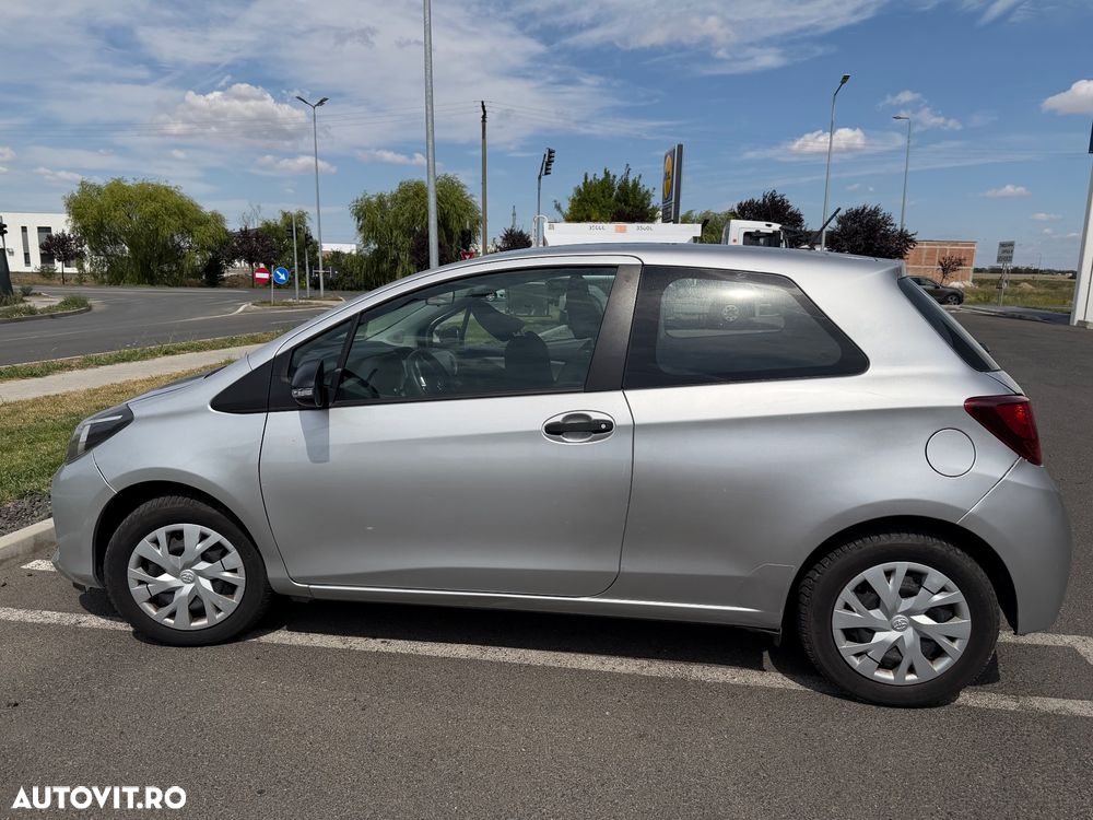 Toyota Yaris 1.0 VVT-i 3D Terra Start - 4