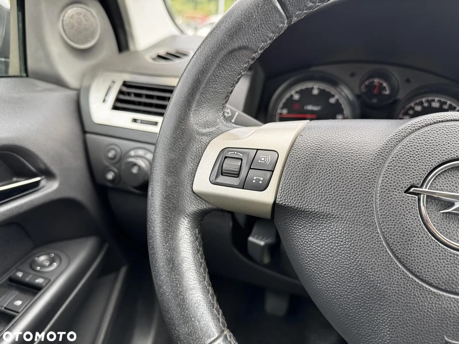 Opel Astra III 1.3 CDTI Essentia - 17