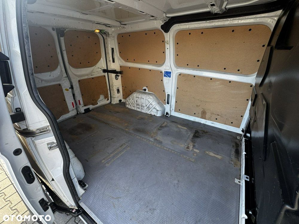 Ford Transit Custom - 13
