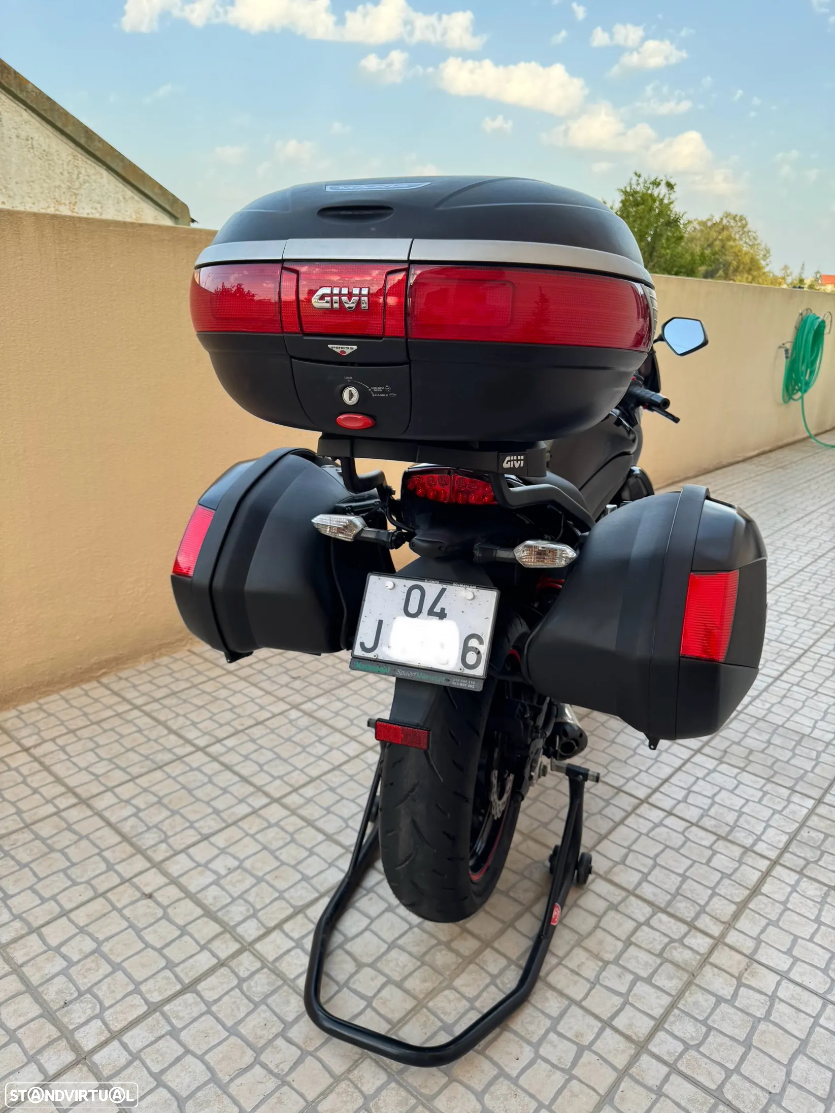 Kawasaki ER ER-6N - 9