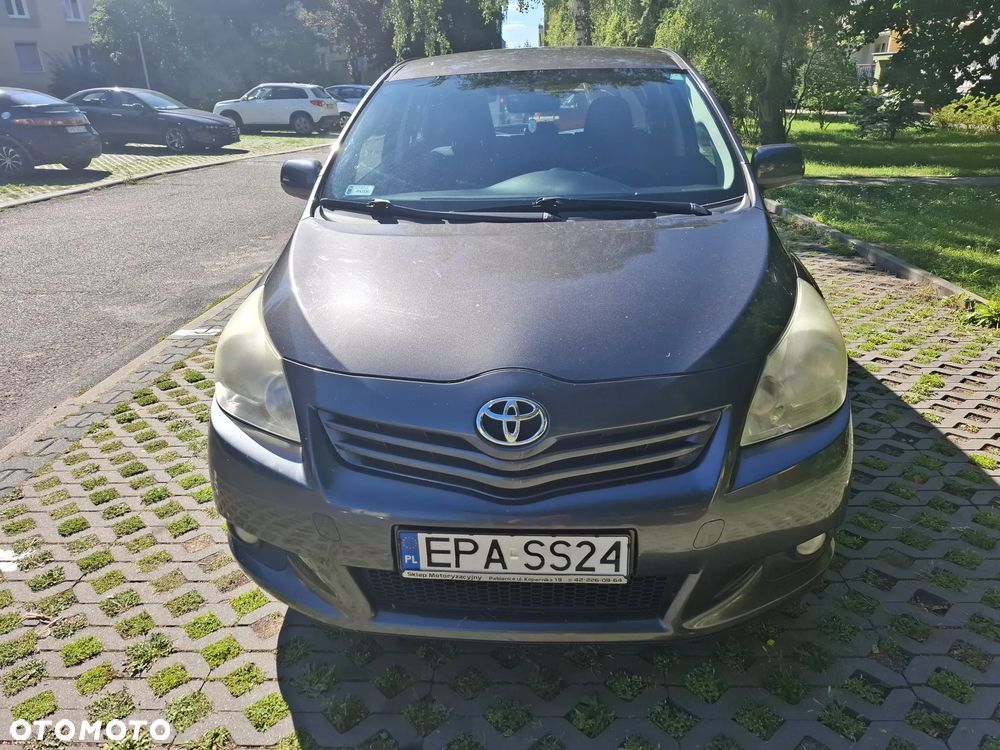 Toyota Verso 1.6 - 6