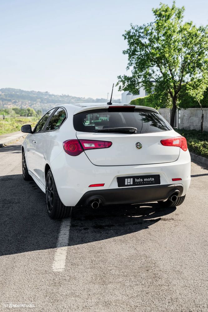 Alfa Romeo Giulietta 2.0 JTDM Distinctive - 11