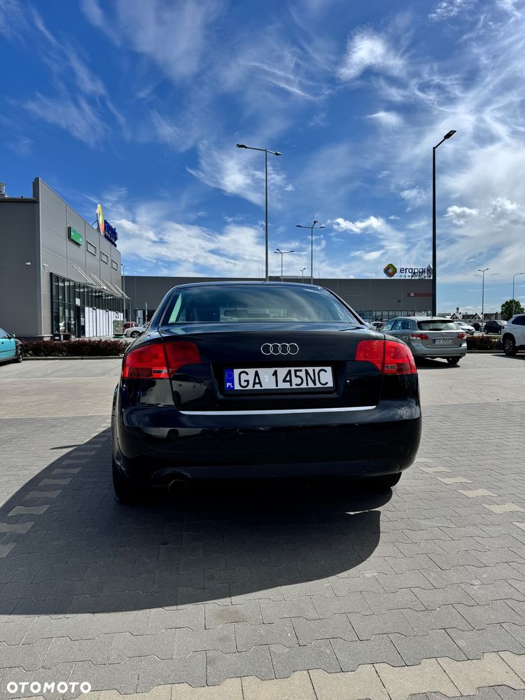Audi A4 Limousine - 36