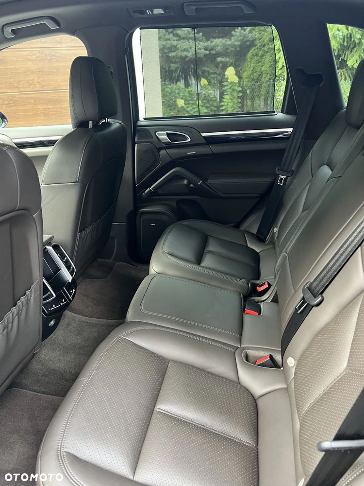 Porsche Cayenne Platinum Edition - 7