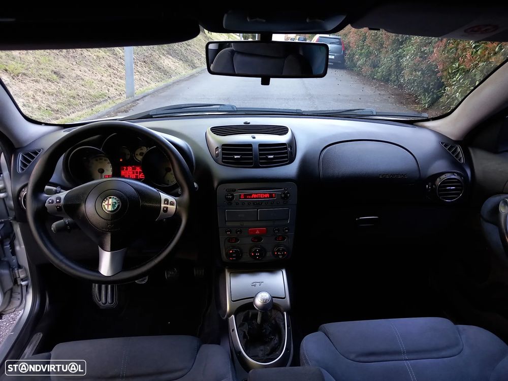 Alfa Romeo GT 1.8 TS - 8