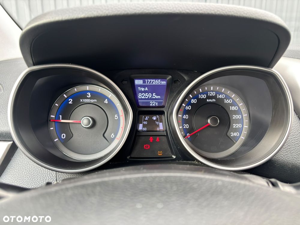 Hyundai i30 blue 1.6 CRDi Passion - 16