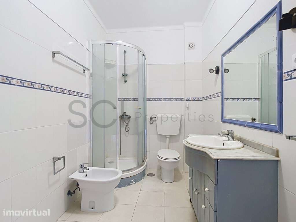 Apartamento T2 - Arrentela / Bairro Manuel André - Excelente lumino... - Grande imagem: 3/26