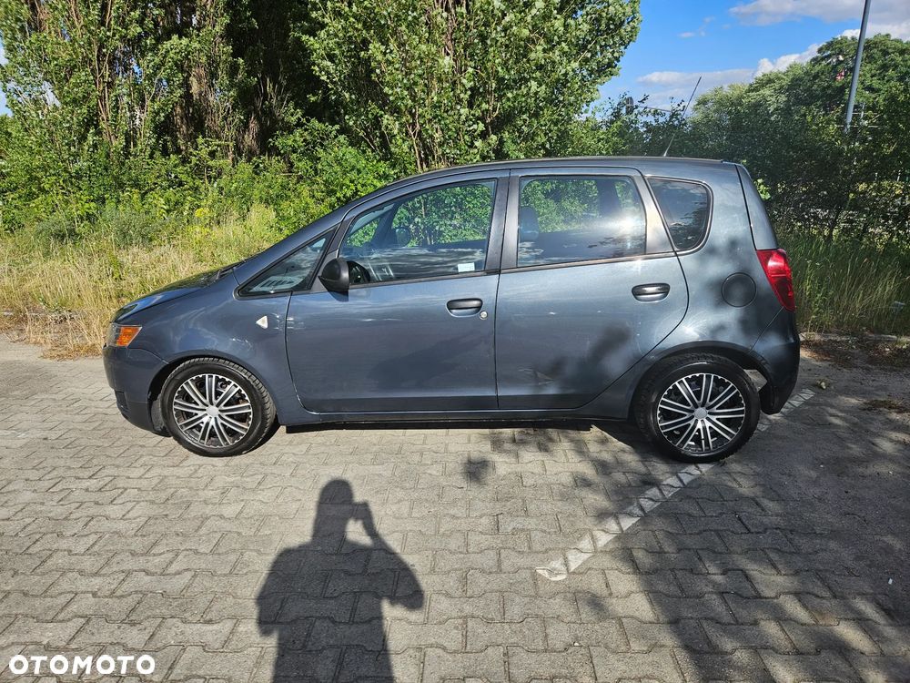 Mitsubishi Colt 1.1 Invite Edition Gold - 2