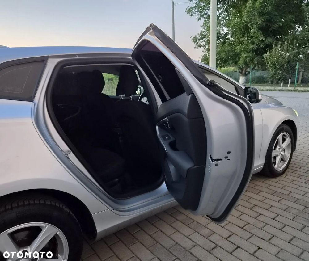 Volvo V40 D2 Kinetic - 29