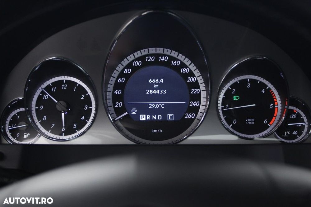 Mercedes-Benz E - 8