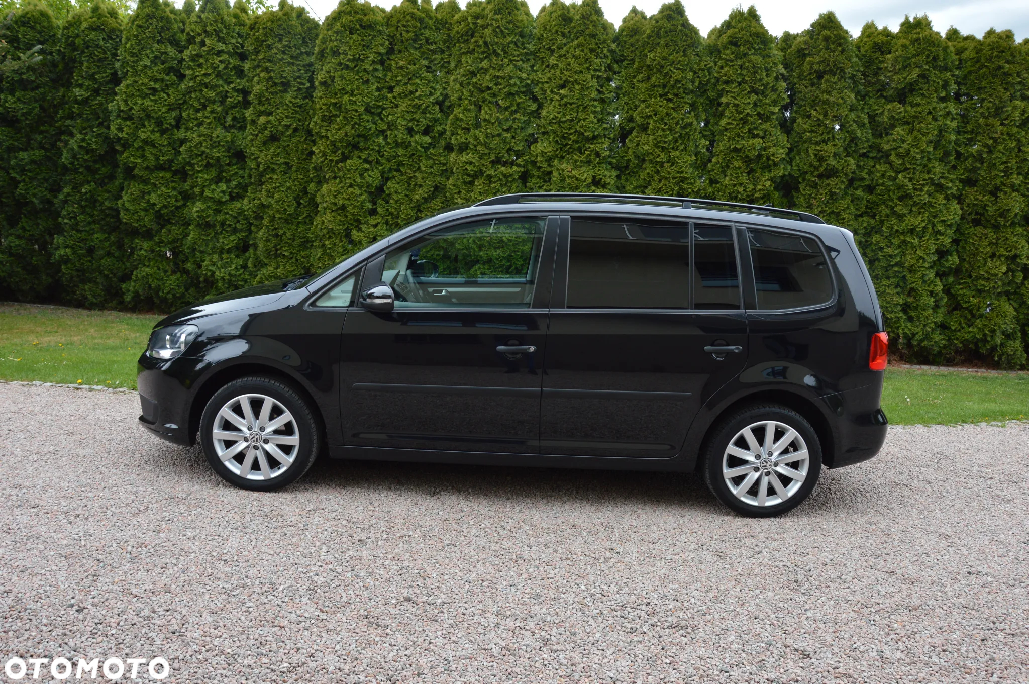 Volkswagen Touran - 16