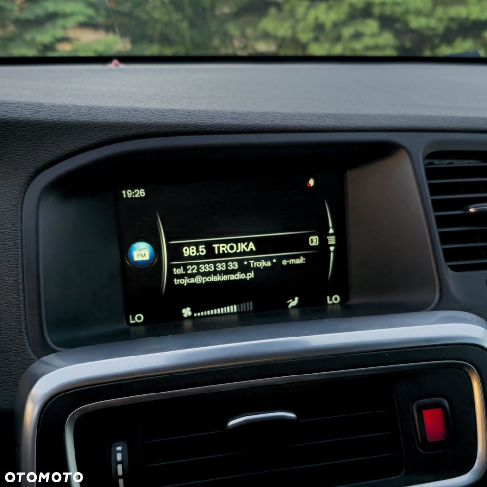 Volvo V60 D4 Momentum - 29