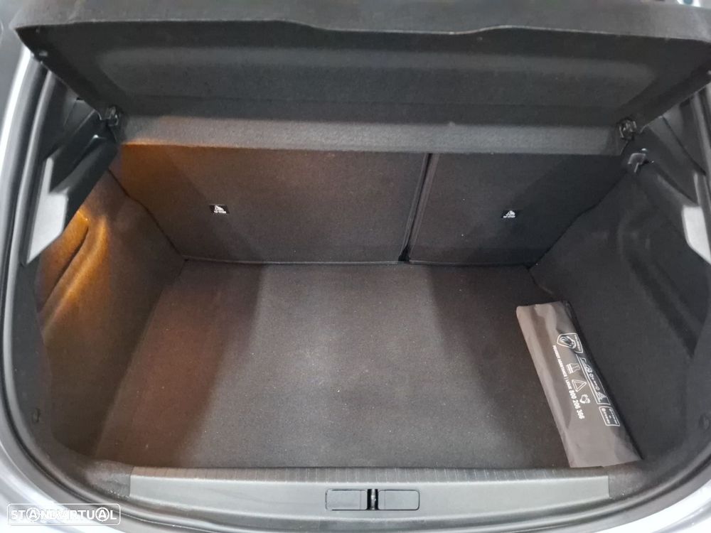 Peugeot 208 1.2 Hybrid Allure e-DCS6 - 24