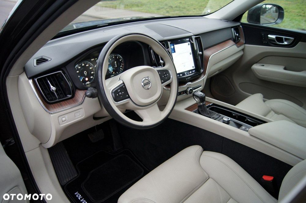 Volvo XC 60 T5 AWD Geartronic Momentum Pro - 14