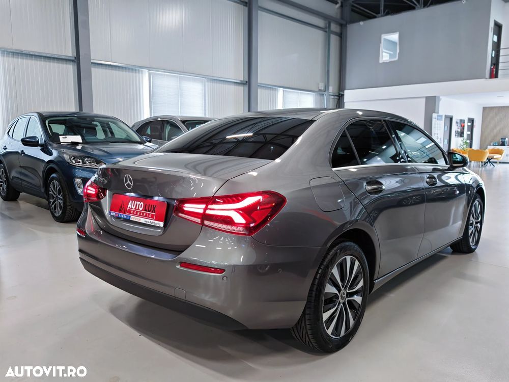 Mercedes-Benz A 250 e Sedan 8G-DCT - 5