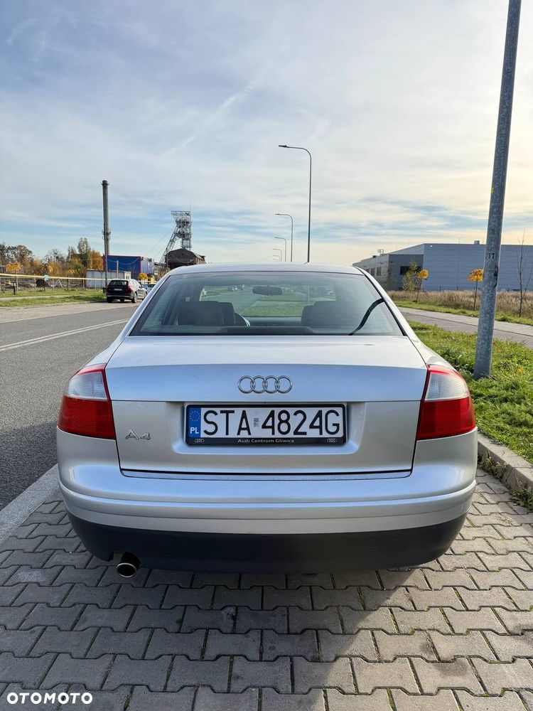 Audi A4 Limousine - 7