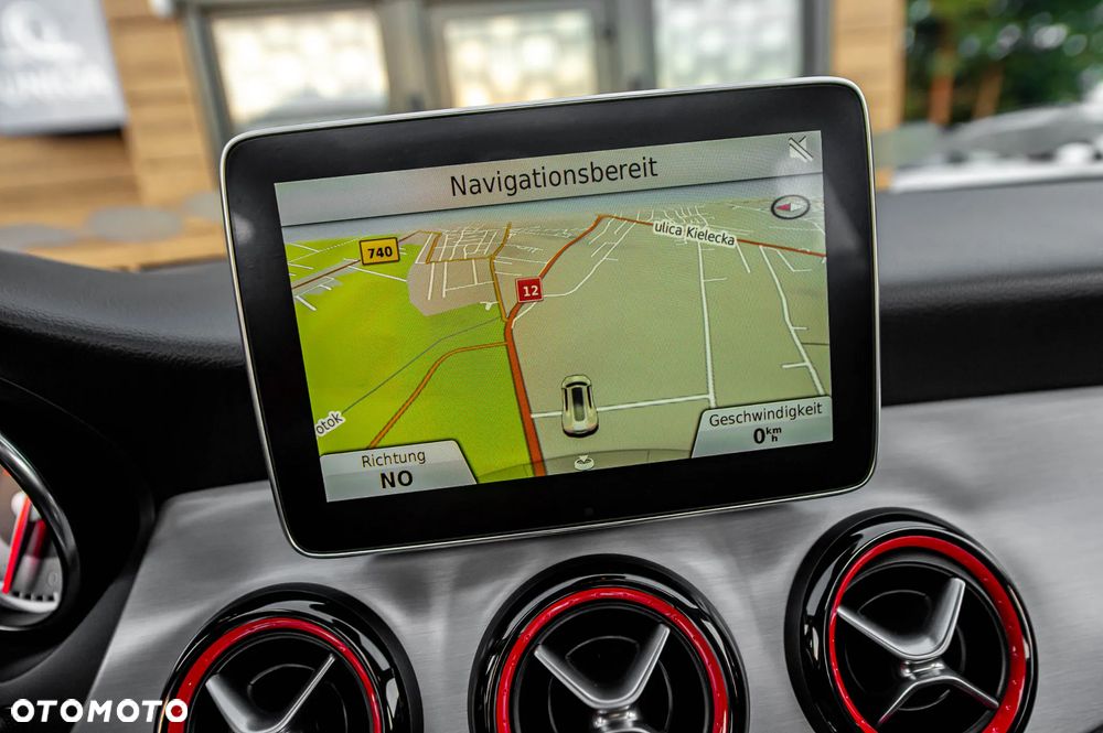 Mercedes-Benz CLA 250 4Matic 7G-DCT Sport - 33