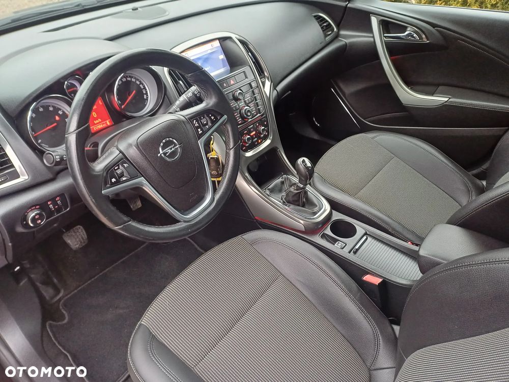 Opel Astra 1.4 Turbo Cosmo - 4