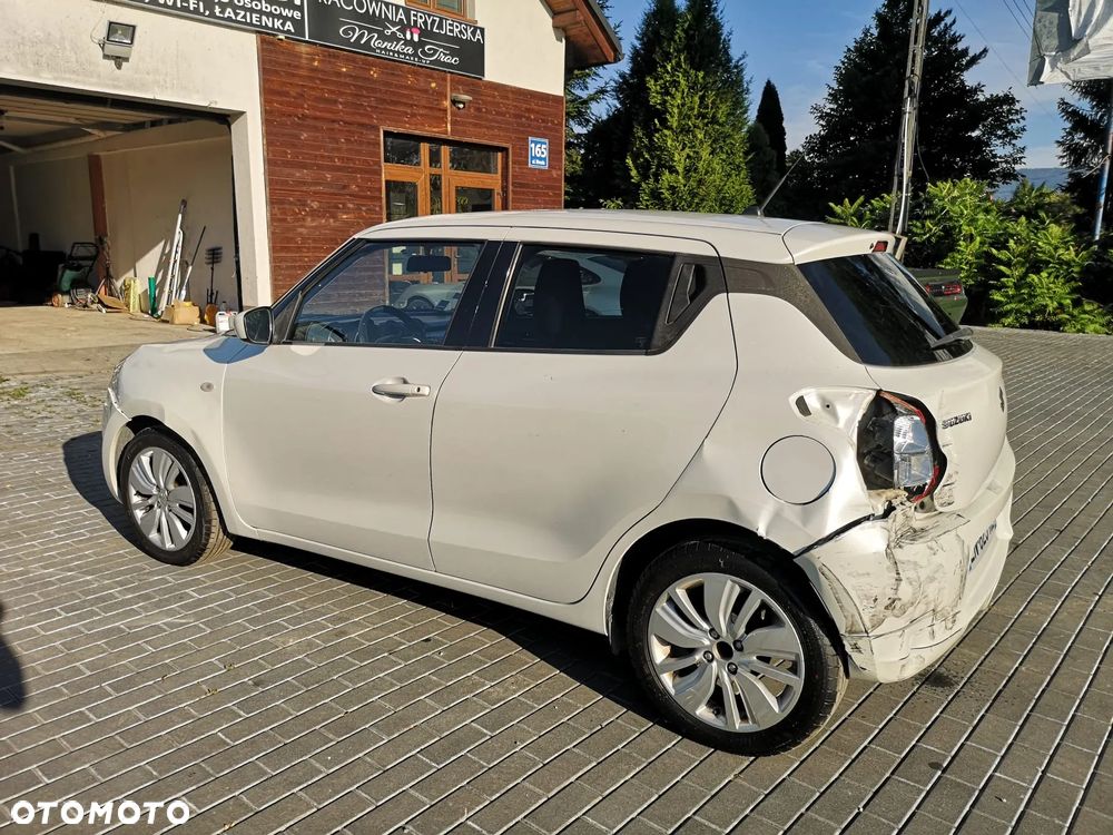 Suzuki Swift 1.2 Premium Plus - 3