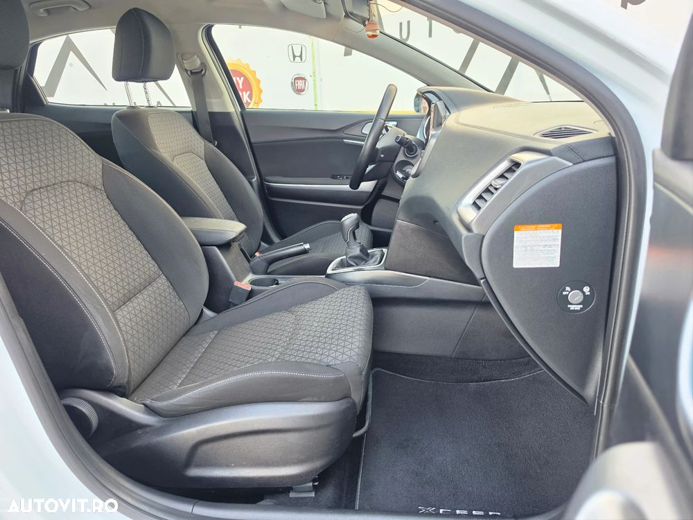 Kia Ceed 1.6 DSL MHEV Star - 11