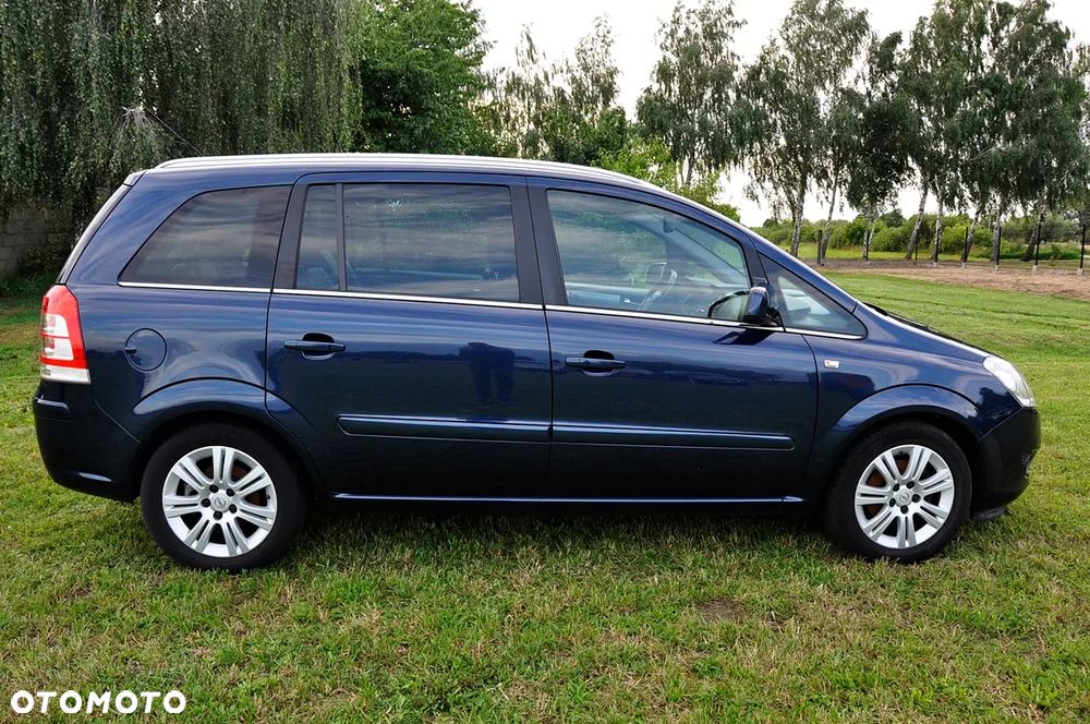 Opel Zafira 1.8 Cosmo - 3