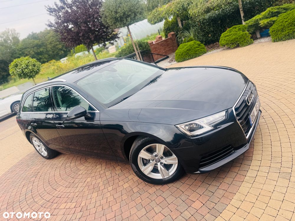 Audi A4 Avant 35 TDI S tronic design - 30