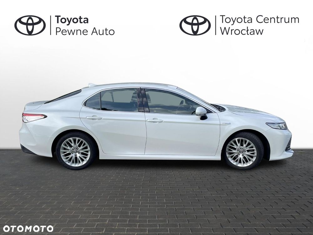 Toyota Camry 2.5 Hybrid Executive CVT - 6