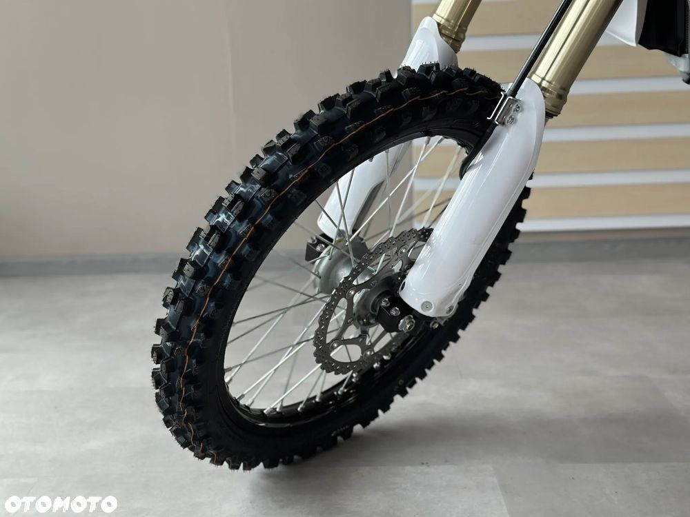Yamaha YZ - 3
