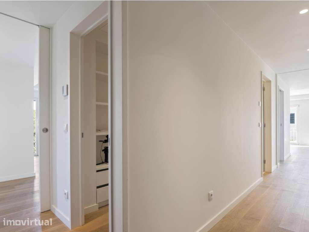 Fantástico apartamento no Estoril, junto à praia - Grande imagem: 4/40