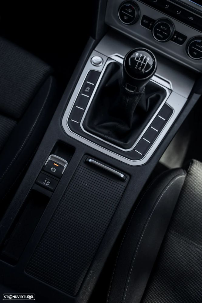 VW Passat 2.0 TDI Highline - 22